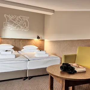 Daniel Griffin By Artery Aparthotel Krakov